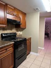 6429 Baker Ct in Peachtree Corners, GA - Foto de edificio - Building Photo