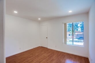 265 Loma Alta Dr in Oceanside, CA - Building Photo - Building Photo