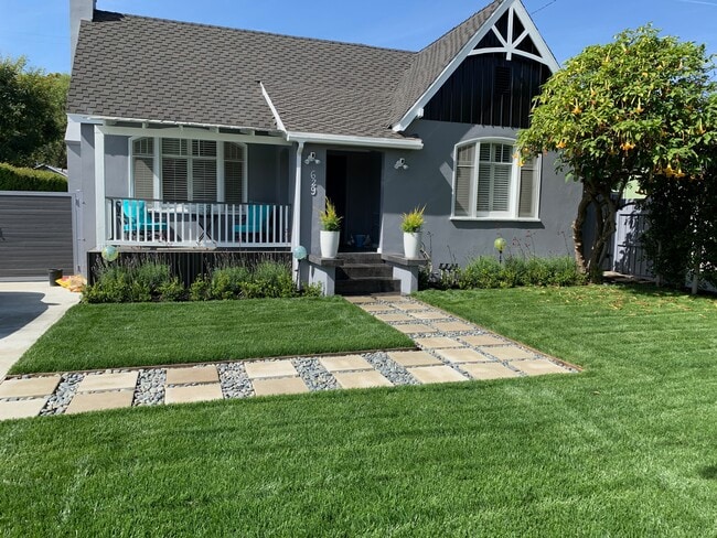 property at 629 N Reese Pl