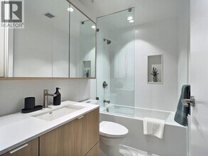 505 Nelson St in Coquitlam, BC - Building Photo - Building Photo