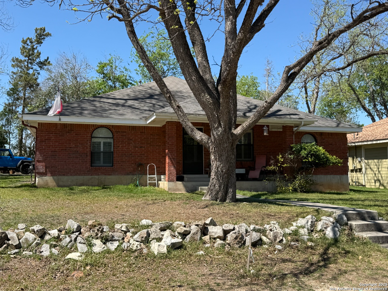 231 Cross River St in New Braunfels, TX - Building Photo
