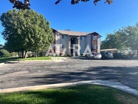 215 N 1st St in Tooele, UT - Building Photo