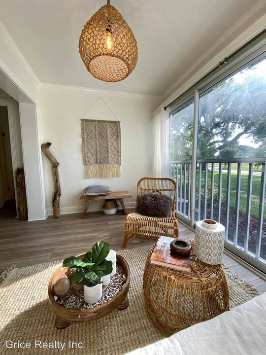 1900 Alamanda Dr-Unit -#107 in Naples, FL - Building Photo