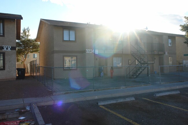 Arroyo Apartments in North Las Vegas, NV - Building Photo - Building Photo