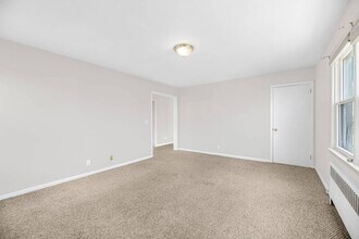 120 Woodside Ave in Harrison, NY - Foto de edificio - Building Photo