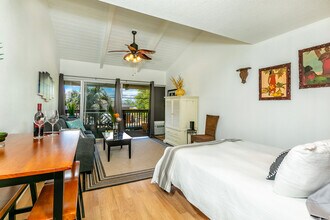 715 S Kihei Rd, Unit Kihei Bay Surf in Kihei, HI - Foto de edificio - Building Photo