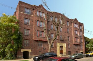 Cliveden Apartments in Philadelphia, PA - Building Photo