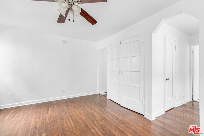 property at 5918 1/2 Willoughby Ave