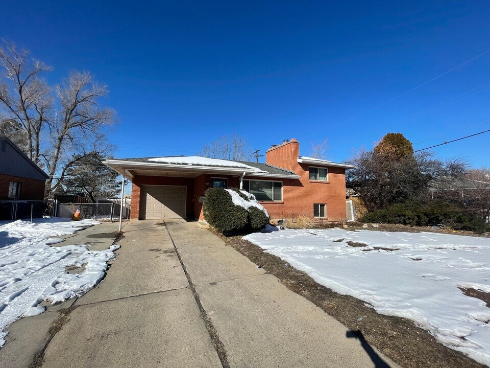 525 S Monroe Blvd in Ogden, UT - Building Photo