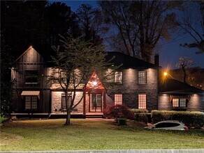 1219 Moores Mill Rd NW in Atlanta, GA - Building Photo - Building Photo