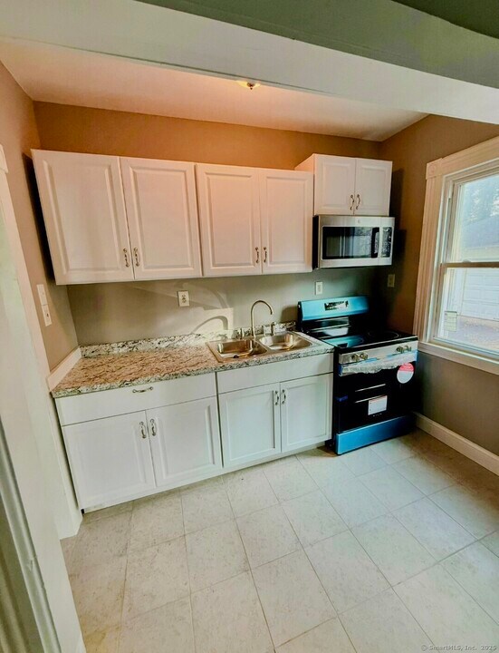 151 Fairview St in New Britain, CT - Building Photo