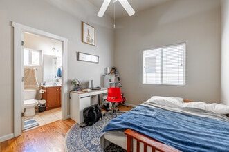 1030 Dr Martin Luther King Pky in Athens, GA - Foto de edificio - Building Photo