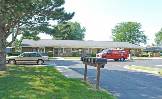 103 E 9th St in Pecatonica, IL - Building Photo - Building Photo