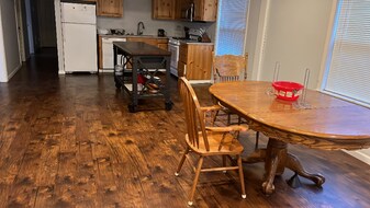 298 Powell St E in Monmouth, OR - Building Photo