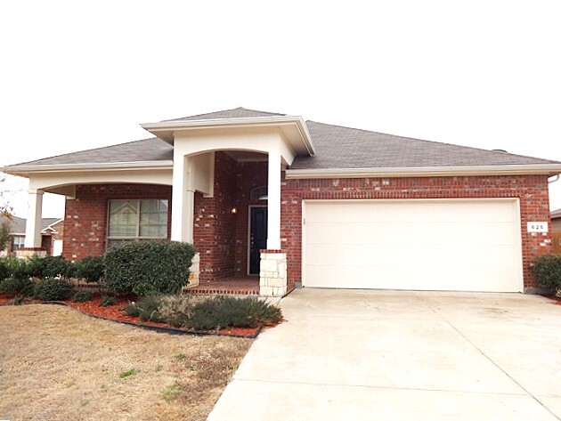 625 Lazy Crest Dr in Fort Worth, TX - Building Photo