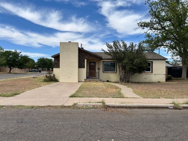 property at 314 Santa Rita Dr