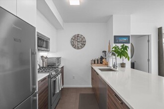 40 Pinehurst Ave in New York, NY - Building Photo - Building Photo