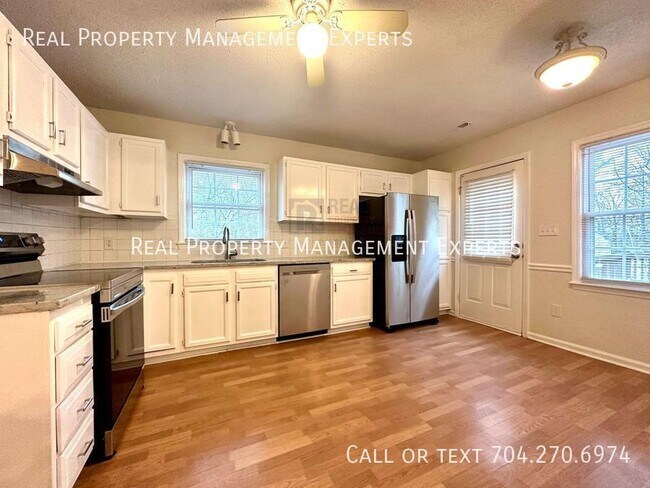 5924 Rexwood Pl in Charlotte, NC - Building Photo - Building Photo