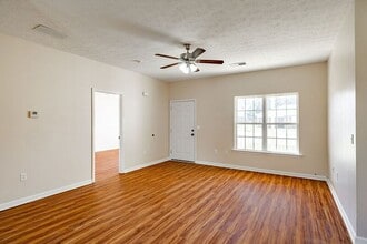 507 Dove Way in Social Circle, GA - Building Photo - Building Photo