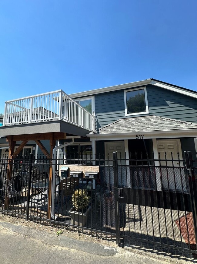 property at 517 Burnett Ave S