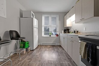 8 Wellington St in Bowmanville, ON - Building Photo - Building Photo