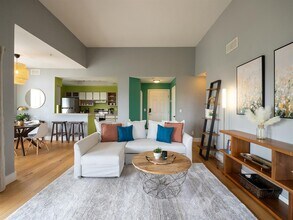 6000-19 Shepherd Mountain Cove in Austin, TX - Building Photo - Building Photo
