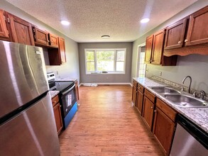 1404 Valleywood Dr in Murray, KY - Building Photo - Building Photo