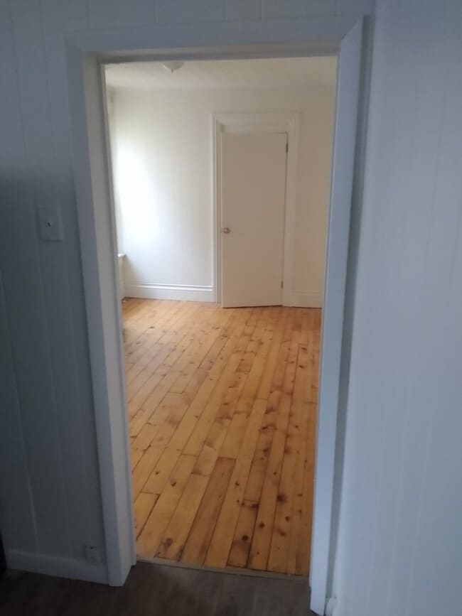 913 Kellogg Ave, Unit Upstairs in Utica, NY - Building Photo - Building Photo