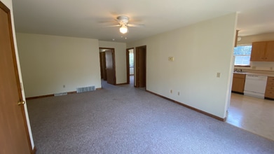 4311 Angela Ct in Schenectady, NY - Building Photo - Building Photo