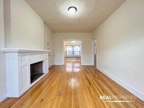 1033 Dempster St in Evanston, IL - Building Photo - Building Photo