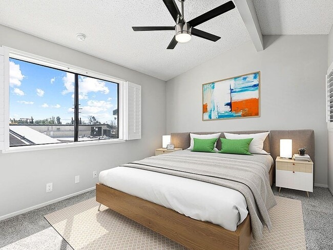 6611 Woodman Ave in Los Angeles, CA - Building Photo - Building Photo