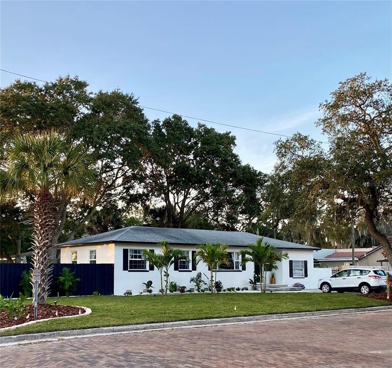 1600 Pasadena Dr, Unit A in Dunedin, FL - Building Photo