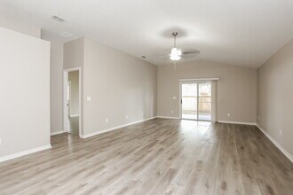12586 Brookchase Ln in Jacksonville, FL - Building Photo - Building Photo