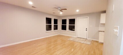 7608 E Magnolia St in Houston, TX - Building Photo - Building Photo