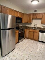 207 Capri E in Delray Beach, FL - Building Photo
