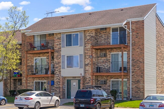 535 W Lies Rd in Carol Stream, IL - Building Photo - Building Photo