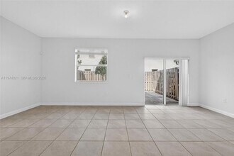 2619 SE 11th St in Homestead, FL - Building Photo - Building Photo