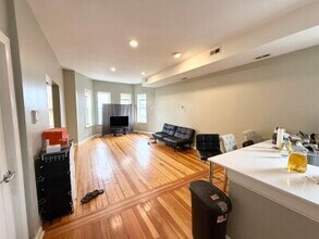 225 Dudley St, Unit 2 in Boston, MA - Building Photo - Building Photo