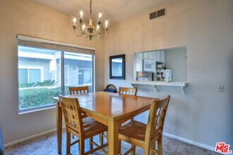 926 W Philadelphia St in Ontario, CA - Building Photo - Building Photo