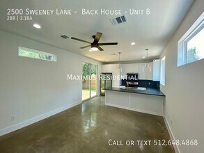 2500 Sweeney Ln in Austin, TX - Foto de edificio - Building Photo