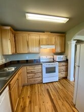 170 S 42nd St in Springfield, OR - Building Photo - Building Photo