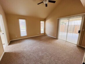 10284 N Sierra Vista Ave in Fresno, CA - Building Photo - Building Photo