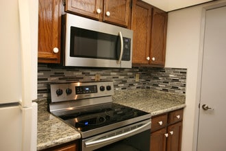 8000 University Ave-Unit -306 in La Mesa, CA - Foto de edificio - Building Photo