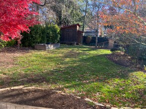 116 W College St in Black Mountain, NC - Building Photo - Building Photo
