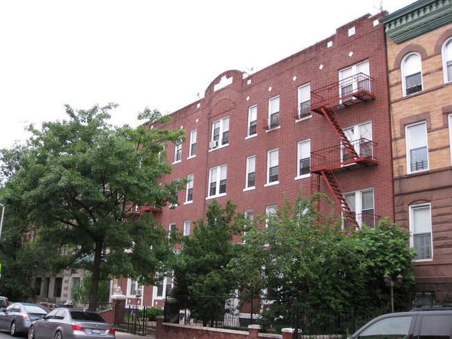 Cecil Court in Brooklyn, NY - Building Photo - Building Photo