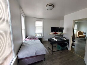 34 Guilden St in New Brunswick, NJ - Building Photo - Building Photo