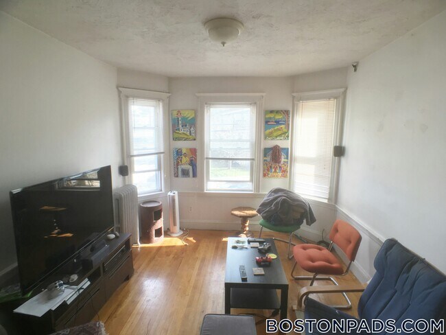 41 Atkins St, Unit 4 in Boston, MA - Building Photo - Building Photo