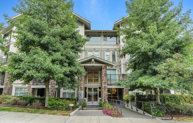 265 Ross Dr in New Westminster, BC - Building Photo - Building Photo