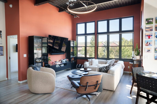231 Robinson St, Unit 224 in Basalt, CO - Foto de edificio - Building Photo