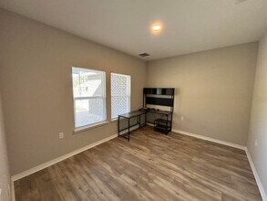 6737 Sarah Ann Way in Laurel Hill, FL - Building Photo - Building Photo